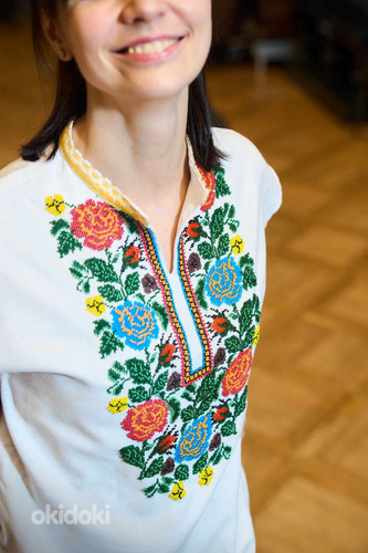 Ukraina helmestega tikitud särk (foto #1)