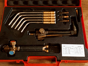 AGA X11 ORIGINAL gaasikeevituskomplekt kohvris - (3 foto / 4)