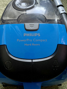 Пылесос Philips FC9321 PowerPro Compact (2 фото из 5)