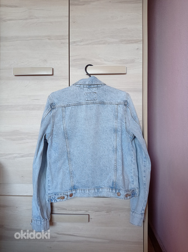 Женская джинсовая куртка, размер 36. (фото #2)