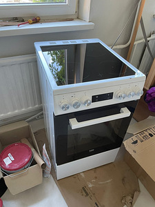 Beko FSM 57300 GW klaaskeraamiline pliit (1 foto / 7)