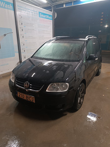 Volkswagen Touran 2.0 (1 foto / 8)