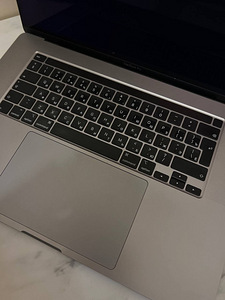 Apple MacBook Pro 16 (2 фото из 4)