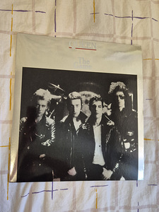 Queen "play the game" виниловая пластинка