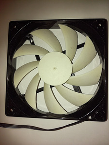 Nzxt fan a1225l12s (2 foto / 2)