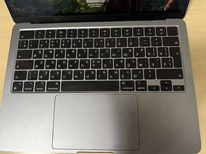 MacBook Air 2022 M2 13.6 (6 foto / 7)