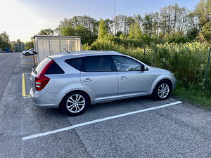 Kia ceed 2009 TDI 1.6 (4 foto / 15)