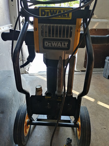 Müün hakkurit DeWALT D25981 (1 foto / 4)