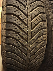 ШИНЫ R17 215/60 GOODYEAR VECTOR 4 СЕЗОНА (1 фото из 3)
