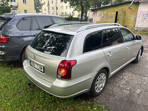 AutorentToyota Avensis (3 фото из 6)