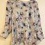 Шелковая блузка с цветочным принтом, голубая S (фото #1)