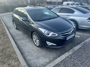 Hyundai i40 (2 фото из 12)