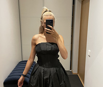 Черное корсетное платье