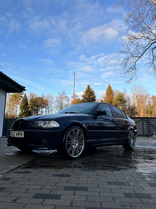 BMW 320i 2.2L R6 125kW (2 foto / 10)
