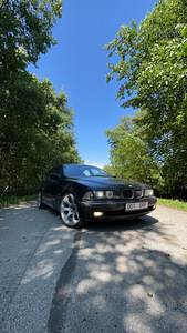 1998 BMW 523i 125kW (1 foto / 8)