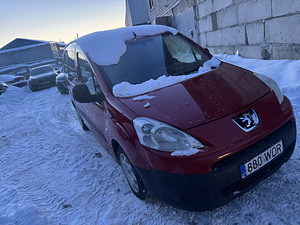 Peugeot Partner varuosadeks (3 foto / 8)
