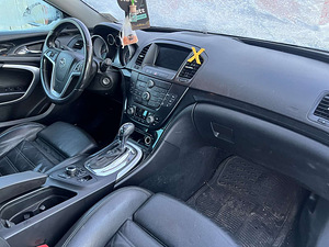 Opel Insignia (8 фото из 8)