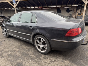 VW Phaeton varuosadeks (5 foto / 7)