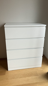 Ikea Malm: Комод с 4 ящиками (1 фото из 1)