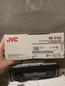 Автомагнитола JVC (7 фото из 10)