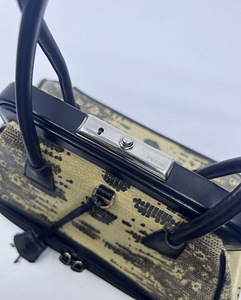 VINTAGE PRADA KÄEKOTT (3 foto / 9)