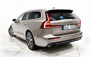 Volvo V60 2020a nelikveoline pistikhübriid (3 foto / 15)