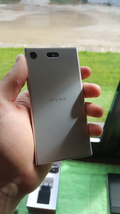 Сони xperia xz 1 компактный (2 фото из 6)