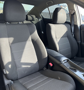 TOYOTA AVENSIS LINEA SOL (9 foto / 11)