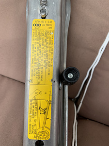 Müüa originaal audi jack (1 foto / 2)