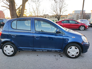 Toyota Yaris 2005 1.0 (4 foto / 8)