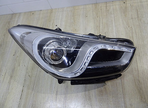 Hyundai i40 PAREM Xenon esituli (5 foto / 5)