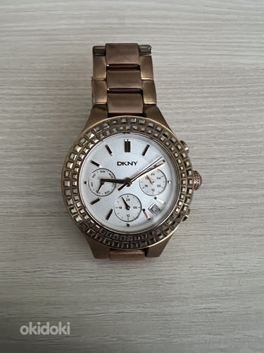 Часы DKNY