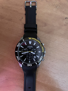 Продам часы lorus (1 фото из 1)