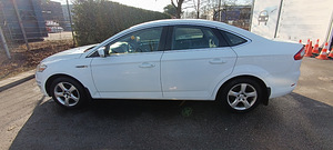 Ford Mondeo (4 foto / 10)
