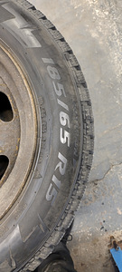 Müüa talvised naelrehvid velgedel, Pirelli 185/65/R15 (5 foto / 6)