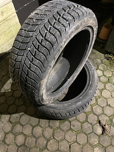 Müüa 2 naast rehvi 225/45/r18 (1 foto / 5)