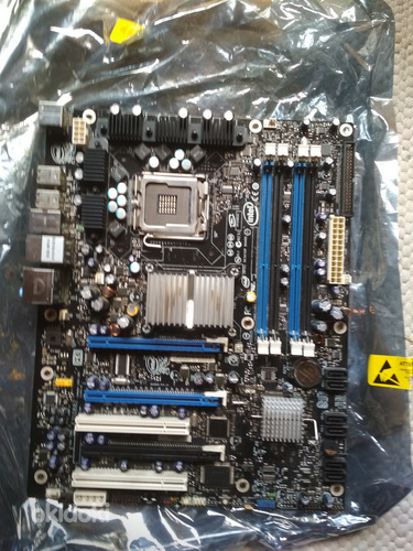 Intel dx38bt emaplaat socket 775 (foto #1)