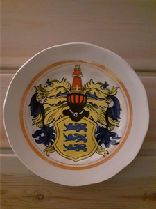 Эксклюзивная настенная тарелка советских времен с гербом ТАЛЛИНН