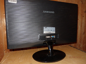 SAMSUNG- S24A300B (2 фото из 3)