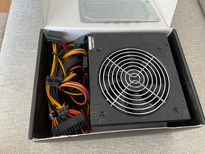 Toiteplokk Chieftec 700W (5 foto / 6)