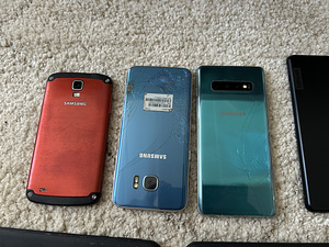 3 tahvlikad+ 3 telefonid VARUOSADEKS (3 foto / 6)