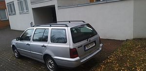 Volkswagen Golf Variant 1,8 (2 foto / 3)