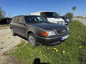 Audi 100 avant (4 foto / 8)