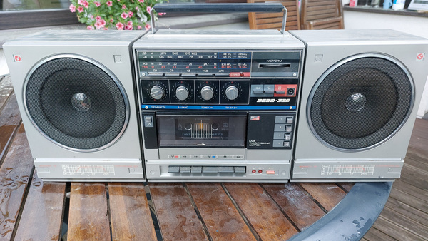 Magnetofon VEGA 335