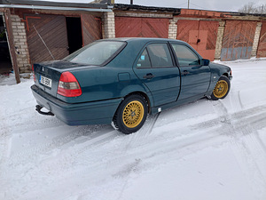 Mercedes c180 (1 foto / 7)