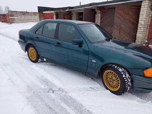 Mercedes c180 (2 foto / 7)