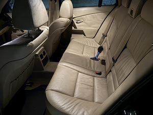 BMW 530d 2004 (10 фото из 10)