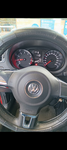 Volkswagen Polo (8 фото из 12)