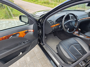 Mercedes Benz 3,2 l d (8 foto / 10)