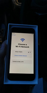 iPhone Se 2020 с коробкой (6 фото из 7)